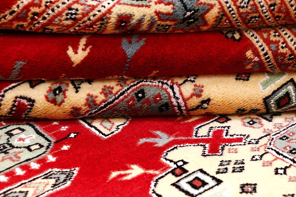 Caucasian 4' 2 x 5' 8 - No. 61736 - ALRUG Rug Store