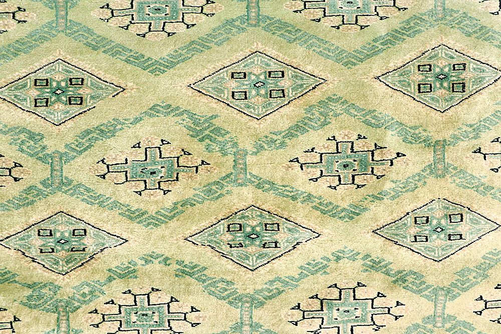 Caucasian 4' x 5' 9 - No. 61744 - ALRUG Rug Store