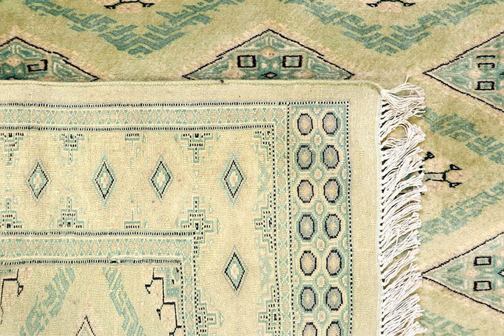 Caucasian 4' x 5' 9 - No. 61744 - ALRUG Rug Store