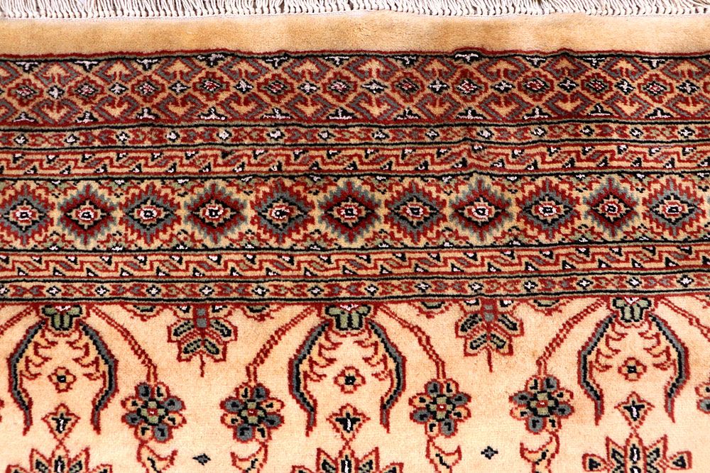 Caucasian 4' x 5' 10 - No. 61745 - ALRUG Rug Store