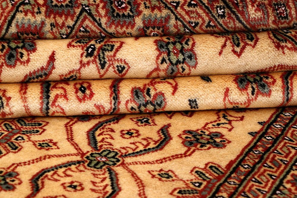 Caucasian 4' x 5' 10 - No. 61745 - ALRUG Rug Store
