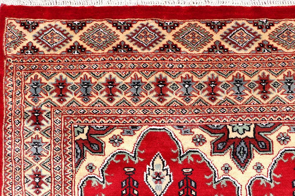 Caucasian 4' x 5' 9 - No. 61746 - ALRUG Rug Store