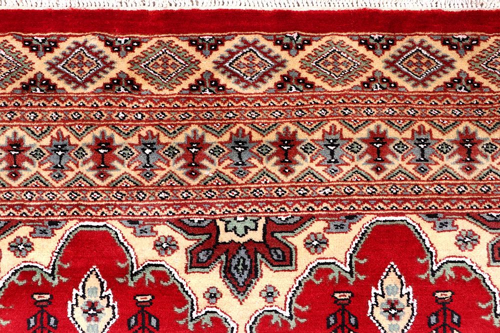 Caucasian 4' x 5' 9 - No. 61746 - ALRUG Rug Store