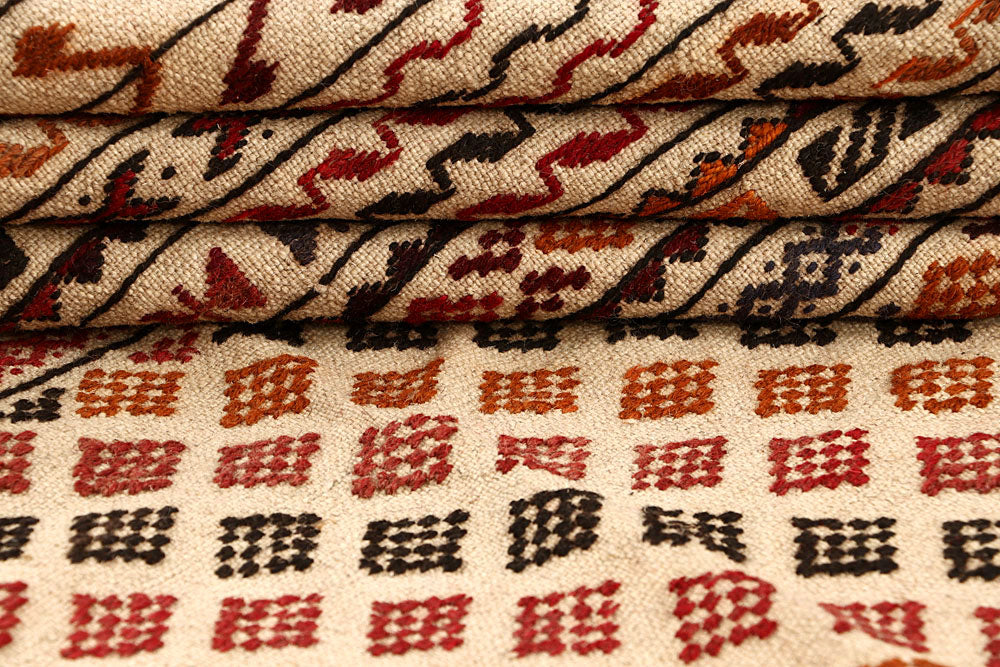 Old Lace Soumak 4' 2 x 5' 10 - No. 61949 - ALRUG Rug Store