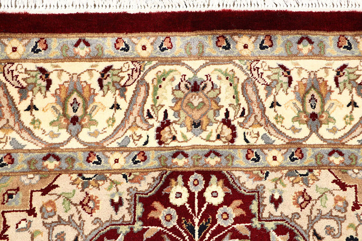 Maroon Isfahan 5'  1" x 8'  7" - No. QA15630