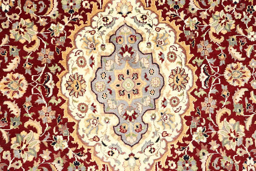 Maroon Isfahan 5' 1 x 8' 7 - No. 61962 - ALRUG Rug Store