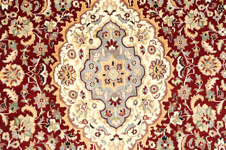 Maroon Isfahan 5' 1 x 8' 7 - No. 61962 - ALRUG Rug Store