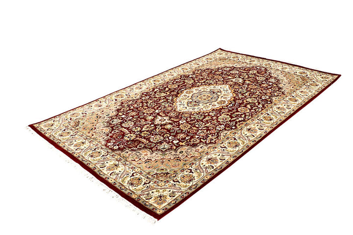Maroon Isfahan 5'  1" x 8'  7" - No. QA15630