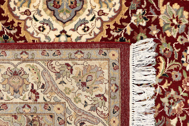 Maroon Isfahan 5'  1" x 8'  7" - No. QA15630