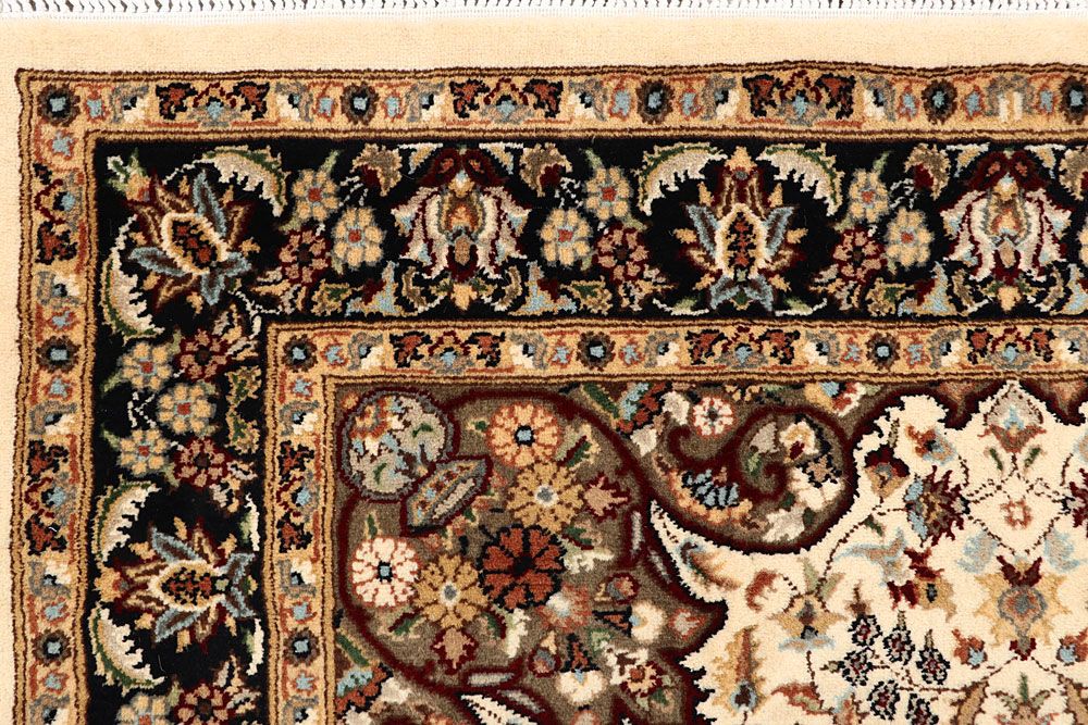 Isfahan 4' 1 x 6' 1 - No. 61971 - ALRUG Rug Store