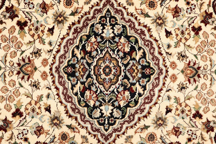 Isfahan 4' 1 x 6' 1 - No. 61971 - ALRUG Rug Store