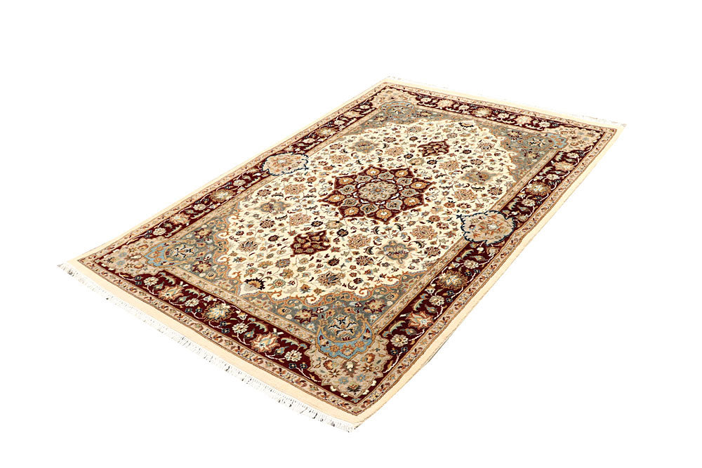 Cornsilk Isfahan 4' 2 x 6' 3 - No. 61975 - ALRUG Rug Store