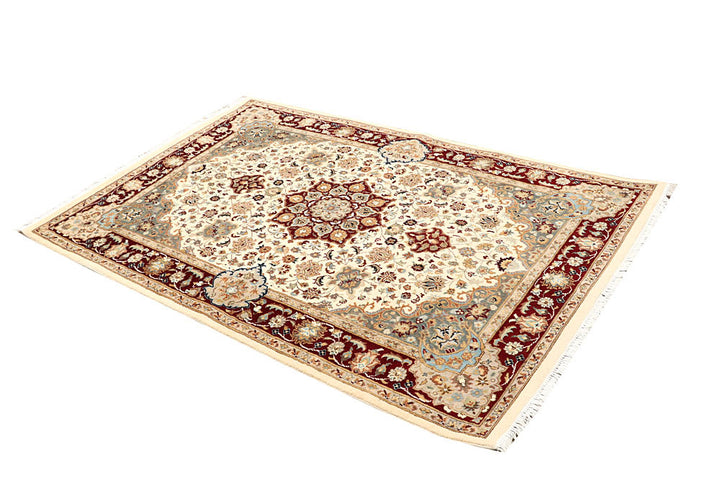 Cornsilk Isfahan 4' 2 x 6' 3 - No. 61975 - ALRUG Rug Store