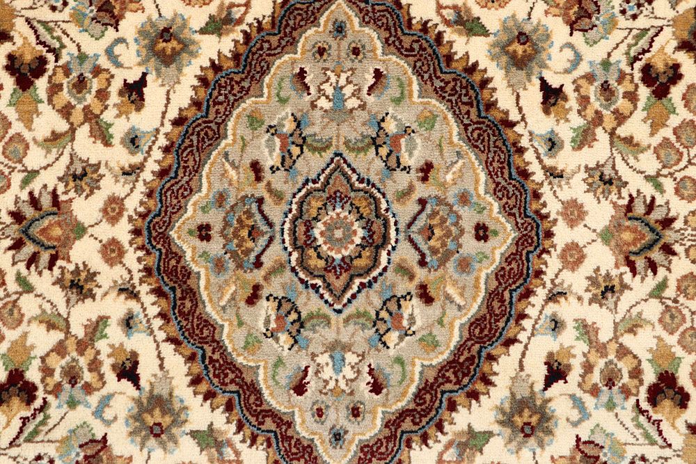 Isfahan 4' 1 x 6' 3 - No. 61977 - ALRUG Rug Store