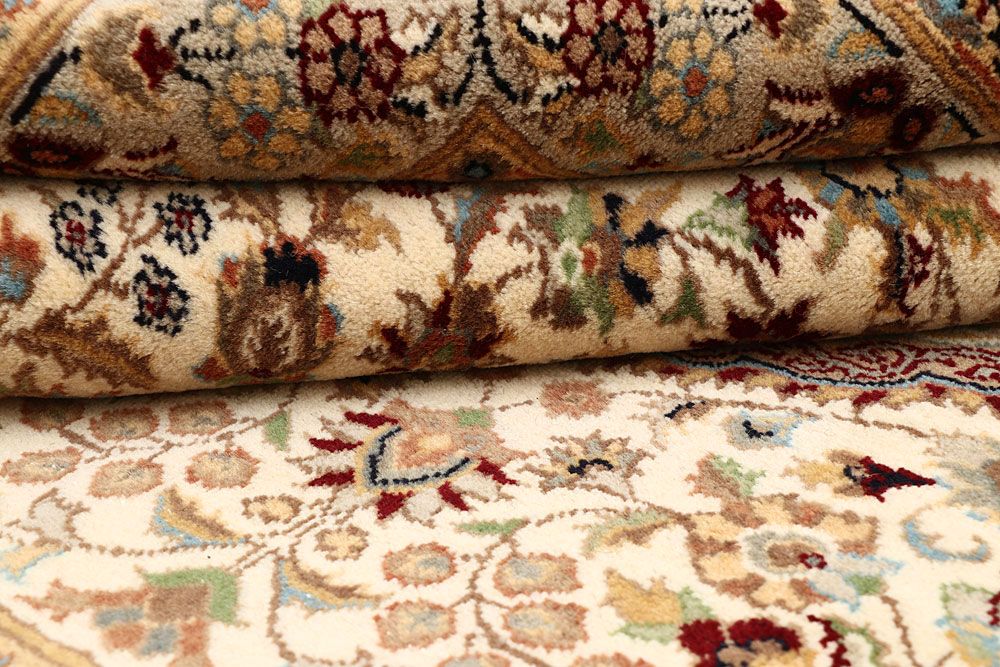 Isfahan 4' 1 x 6' 3 - No. 61977 - ALRUG Rug Store