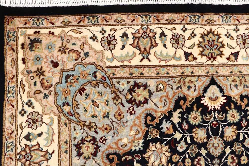 Isfahan 4' 2 x 6' 4 - No. 61978 - ALRUG Rug Store