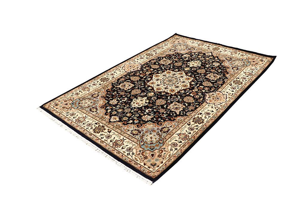 Isfahan 4' 2 x 6' 4 - No. 61978 - ALRUG Rug Store