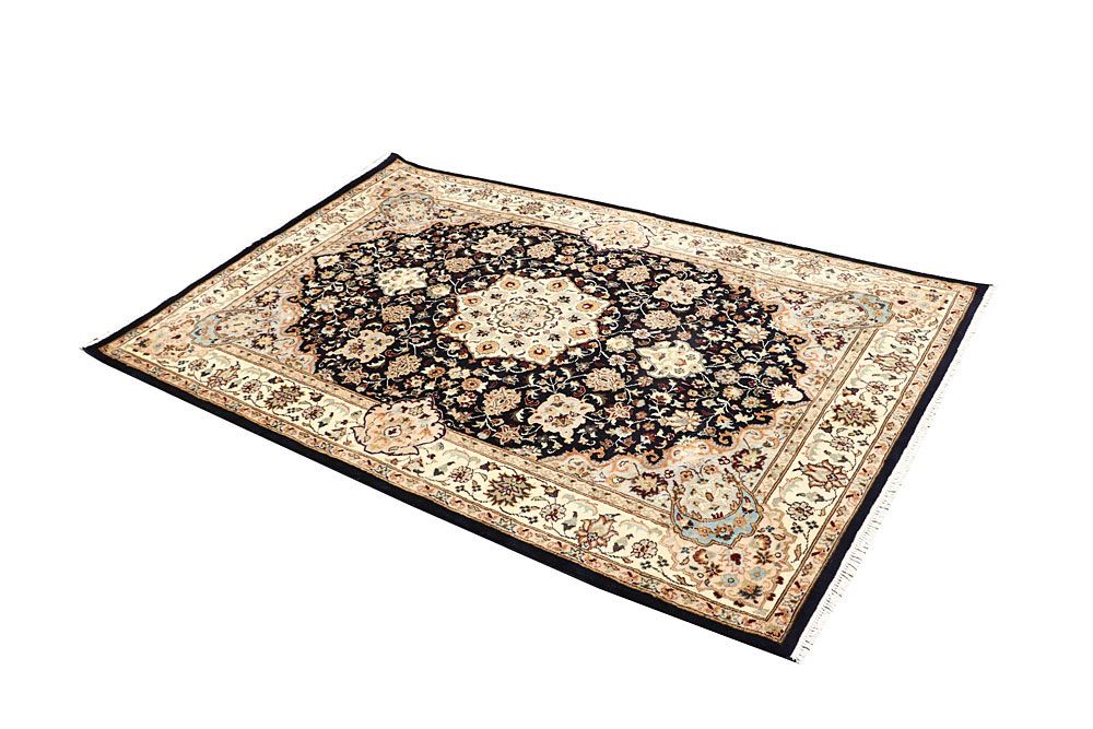Isfahan 4' 2 x 6' 4 - No. 61978 - ALRUG Rug Store