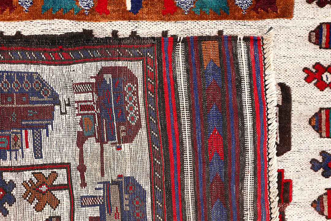 Floral White Pictorial 3' 10 x 6' 3 - No. 62789