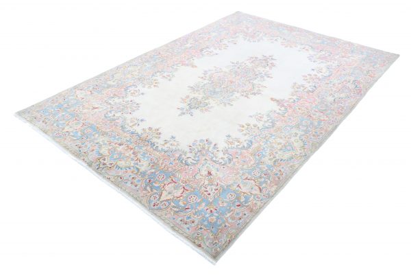 Kerman 5’ 10” x 8’ 11” - No. AV53397