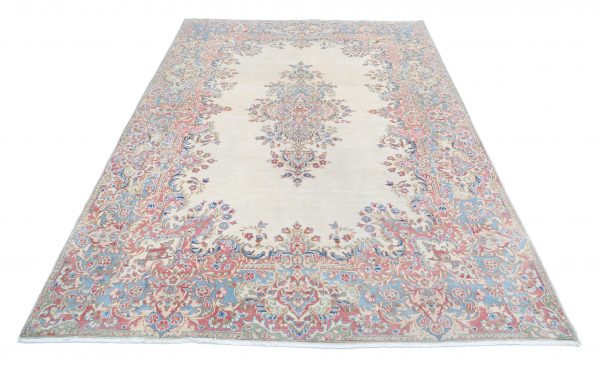 Kerman 5’ 10” x 8’ 11” - No. AV53397