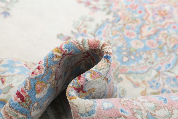 Kerman 5’ 10” x 8’ 11” - No. AV53397