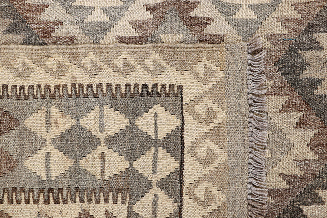 White Afghan Kilim Rug 3' 11 x 6' 6 Flat-Weave texture