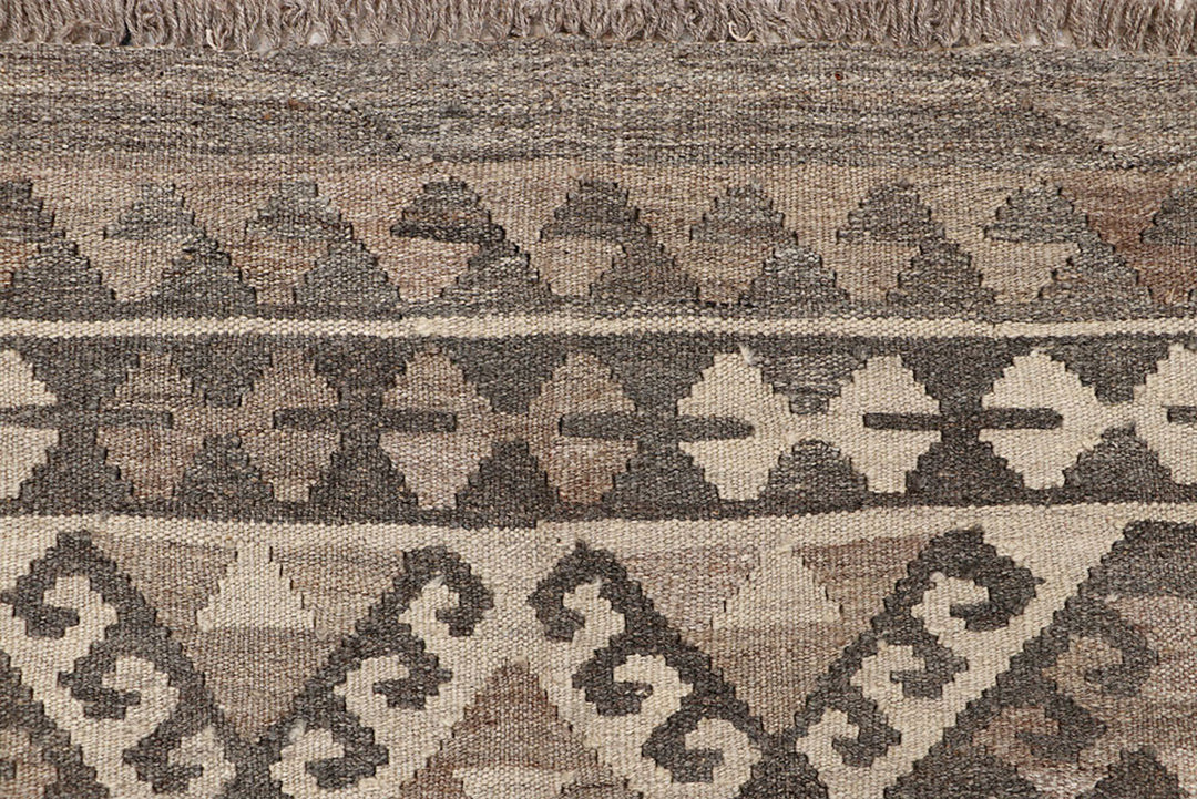 Light Grey Kilim 4' 1 x 5' 9 - No. 62930