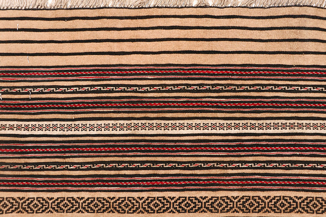 White Afghan Maliki Rug 4' 4" x 6' 5" Hand-Knotted detail