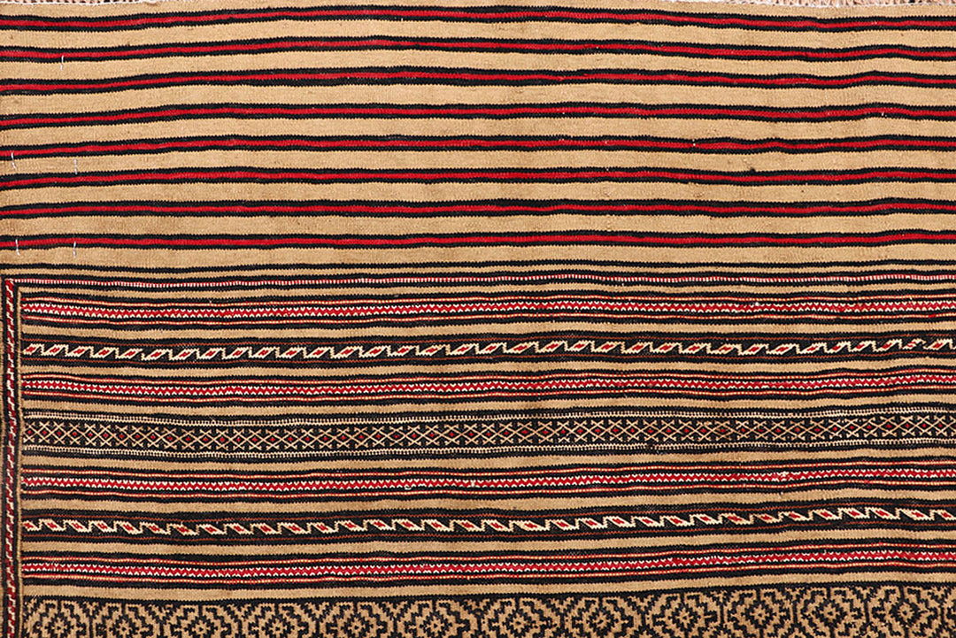 White Maliki Rug 4' 7" x 6' 4" Hand-Knotted detail