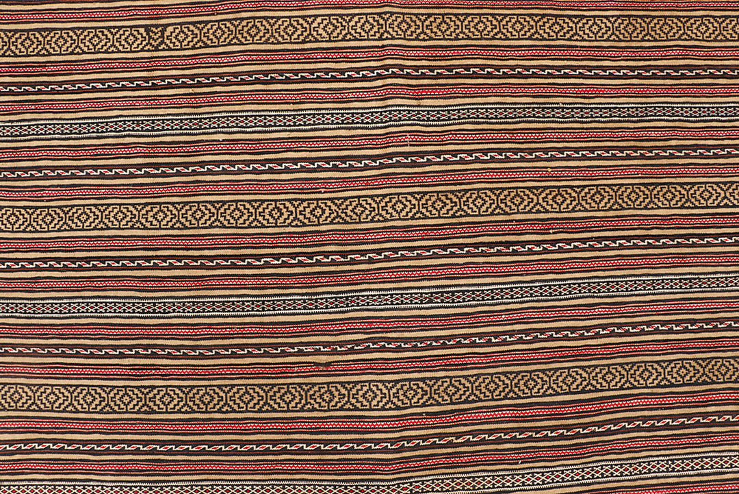White Maliki Rug 4' 7" x 6' 4" Hand-Knotted close-up