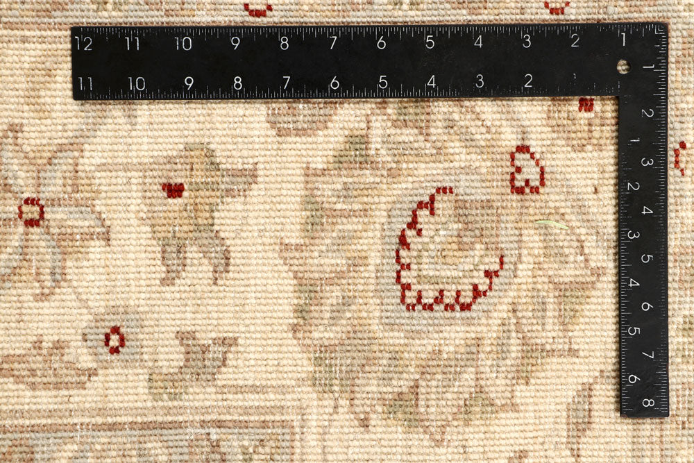 Blanched Almond Ziegler 5' 9 x 7' 10 - No. 64516 - ALRUG Rug Store