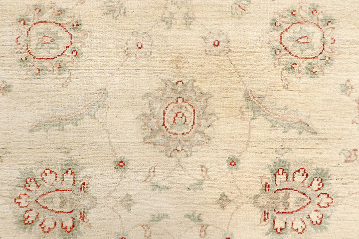 Blanched Almond Ziegler 5' 6 x 7' 9 - No. 64528 - ALRUG Rug Store