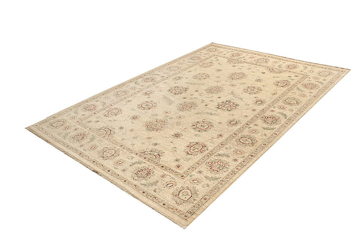 Blanched Almond Ziegler 5' 6 x 7' 9 - No. 64528 - ALRUG Rug Store