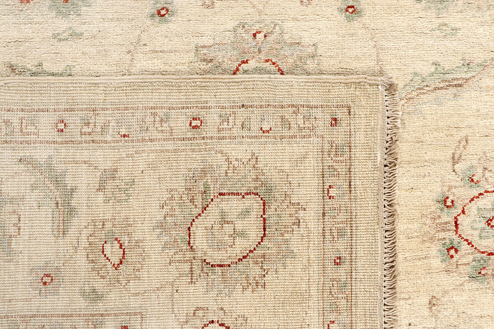 Blanched Almond Ziegler 5' 6 x 7' 9 - No. 64528 - ALRUG Rug Store
