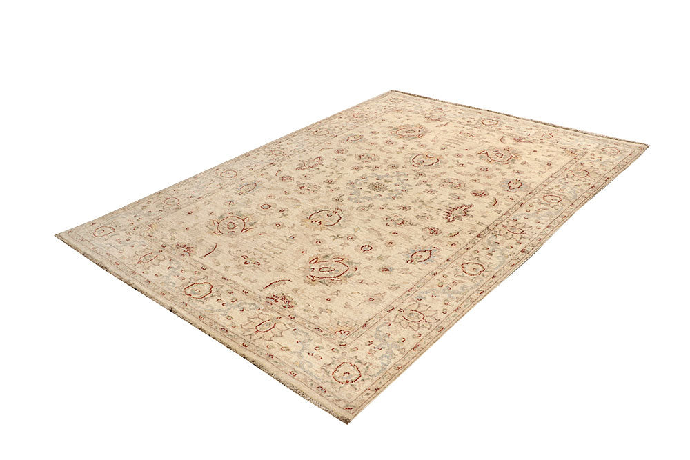 Blanched Almond Ziegler 5' 5 x 7' 5 - No. 64532 - ALRUG Rug Store