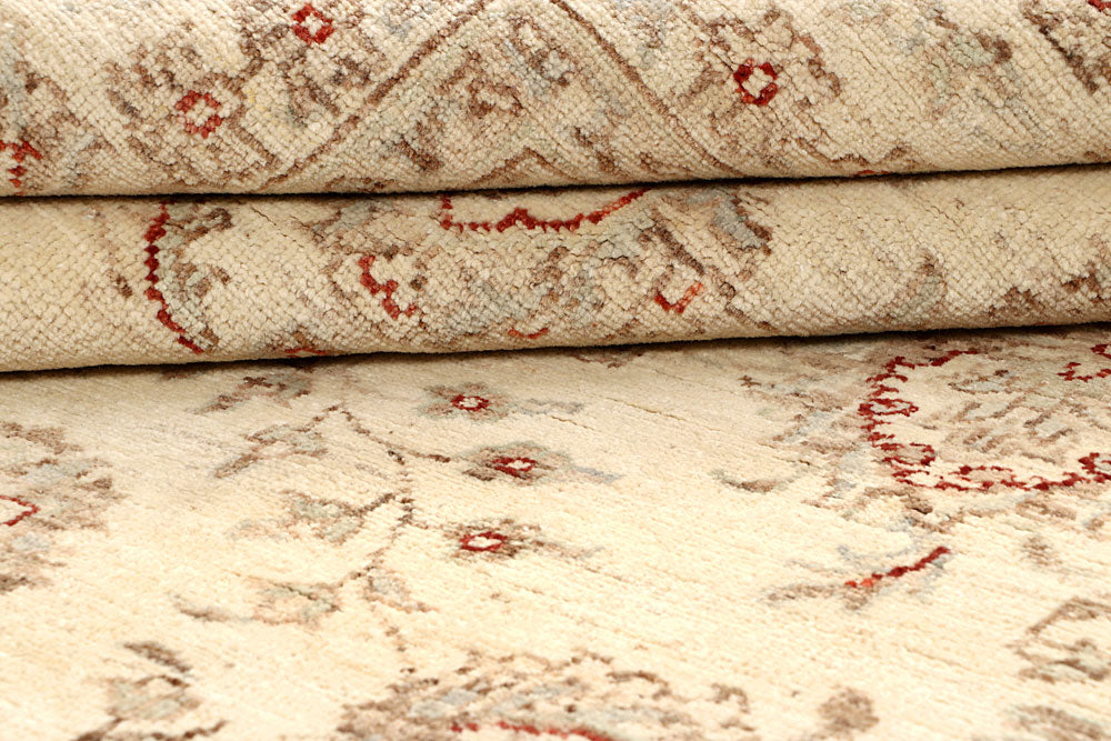 Blanched Almond Ziegler 5' 7 x 7' 9 - No. 64539 - ALRUG Rug Store