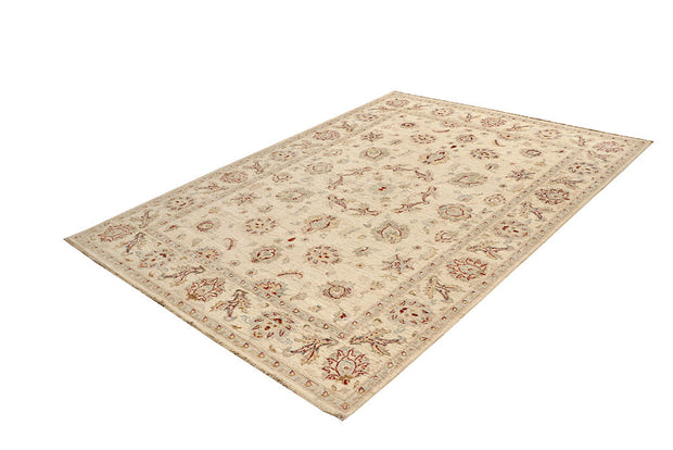 Blanched Almond Ziegler 5' 8 x 7' 10 - No. 64541 - ALRUG Rug Store