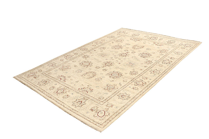 Blanched Almond Ziegler 5' 5 x 7' 9 - No. 64548 - ALRUG Rug Store