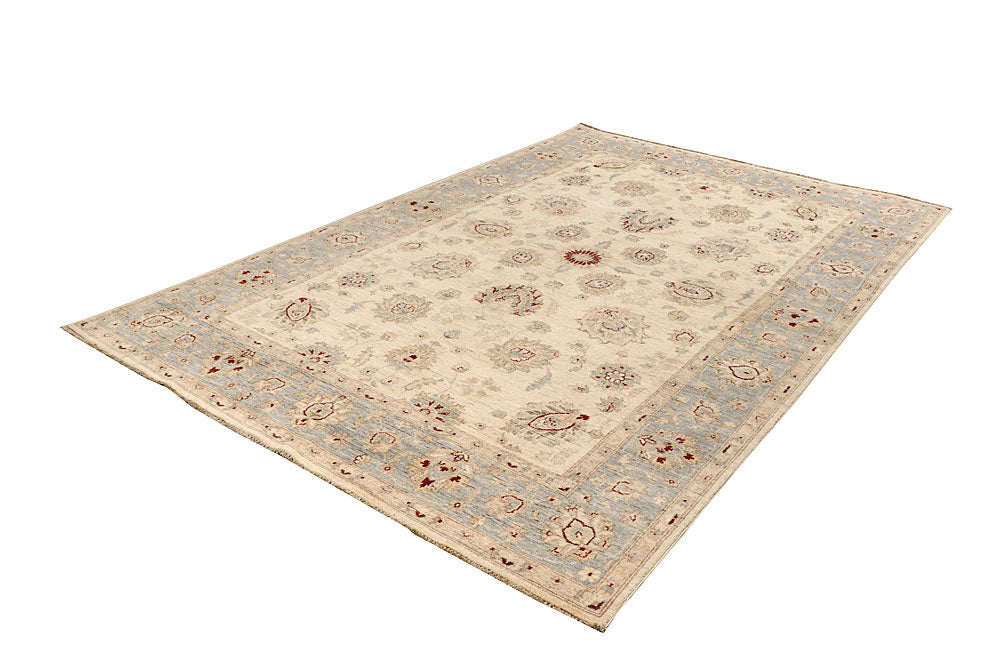 Blanched Almond Ziegler 6' 5 x 9' 7 - No. 64578 - ALRUG Rug Store