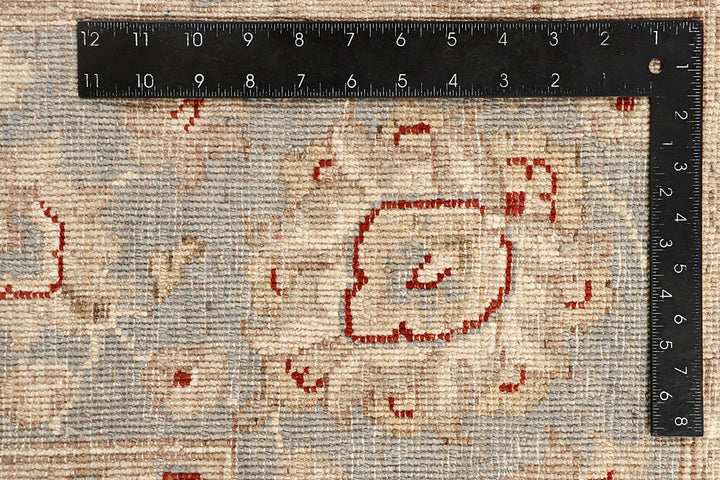 Blanched Almond Ziegler 6' 5 x 9' 7 - No. 64578 - ALRUG Rug Store