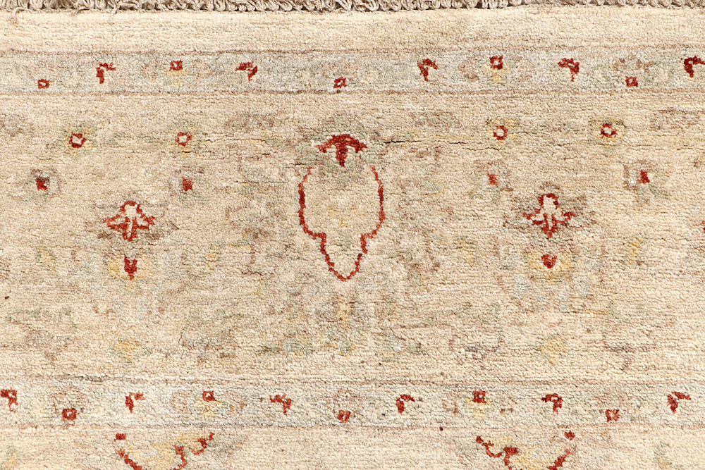 Blanched Almond Ziegler 6' 5 x 9' 7 - No. 64580 - ALRUG Rug Store