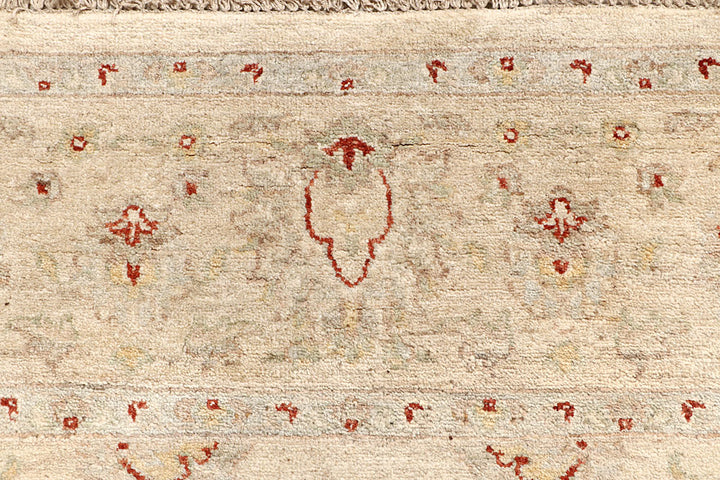 Blanched Almond Ziegler 6' 5 x 9' 7 - No. 64580 - ALRUG Rug Store