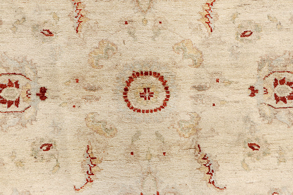 Blanched Almond Ziegler 6' 5 x 9' 7 - No. 64580 - ALRUG Rug Store