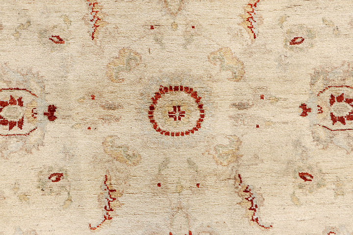 Blanched Almond Ziegler 6' 5 x 9' 7 - No. 64580 - ALRUG Rug Store