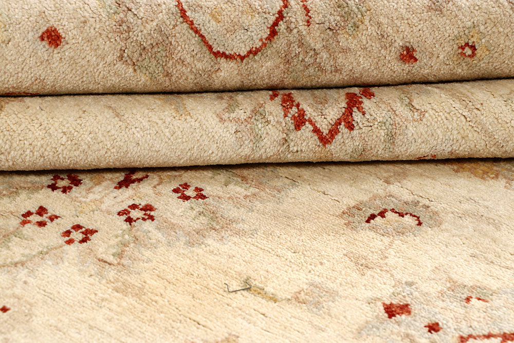 Blanched Almond Ziegler 6' 5 x 9' 7 - No. 64580 - ALRUG Rug Store