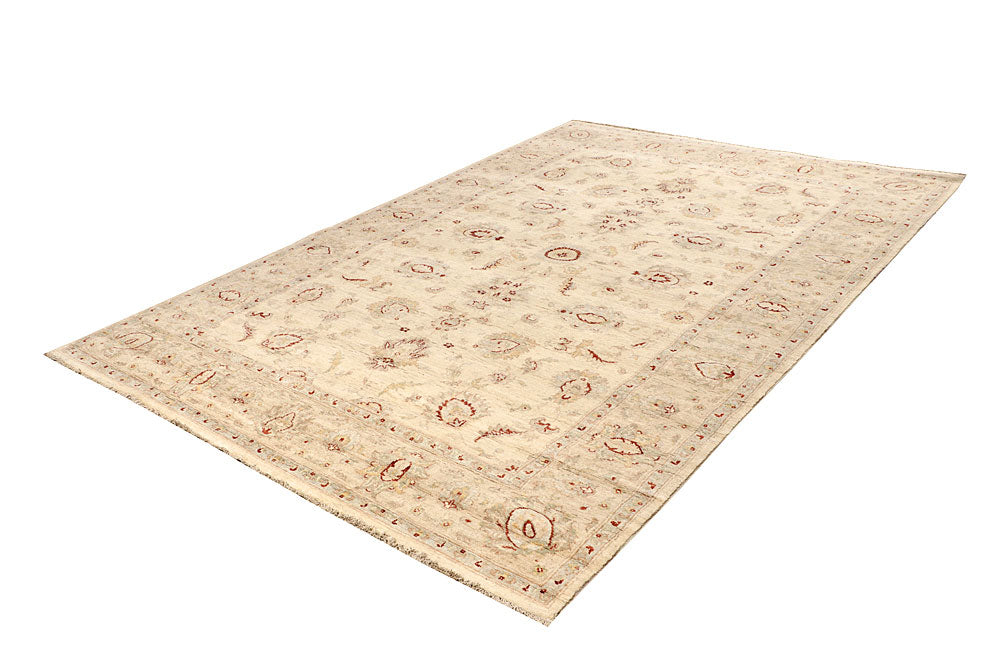 Blanched Almond Ziegler 6' 5 x 9' 7 - No. 64580 - ALRUG Rug Store