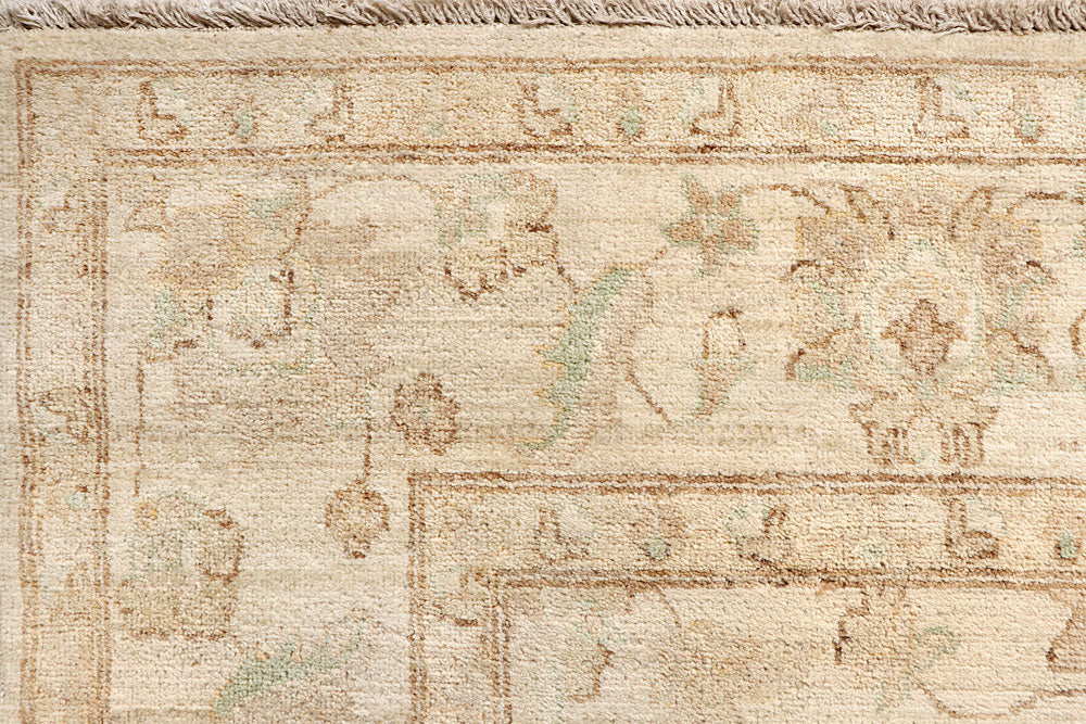 Blanched Almond Ziegler 6' 6 x 9' 8 - No. 64582 - ALRUG Rug Store