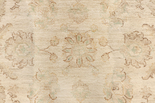 Blanched Almond Ziegler 6' 6 x 9' 8 - No. 64582 - ALRUG Rug Store