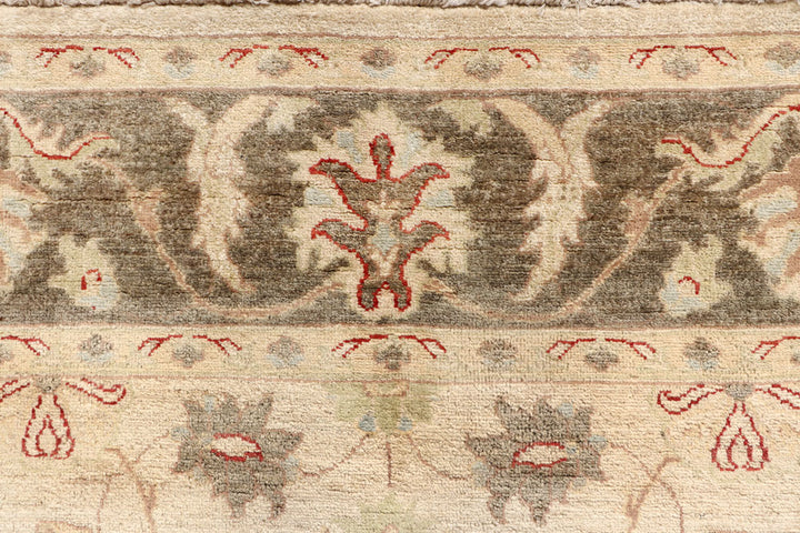 Blanched Almond Ziegler 6' 6 x 9' 10 - No. 64588 - ALRUG Rug Store